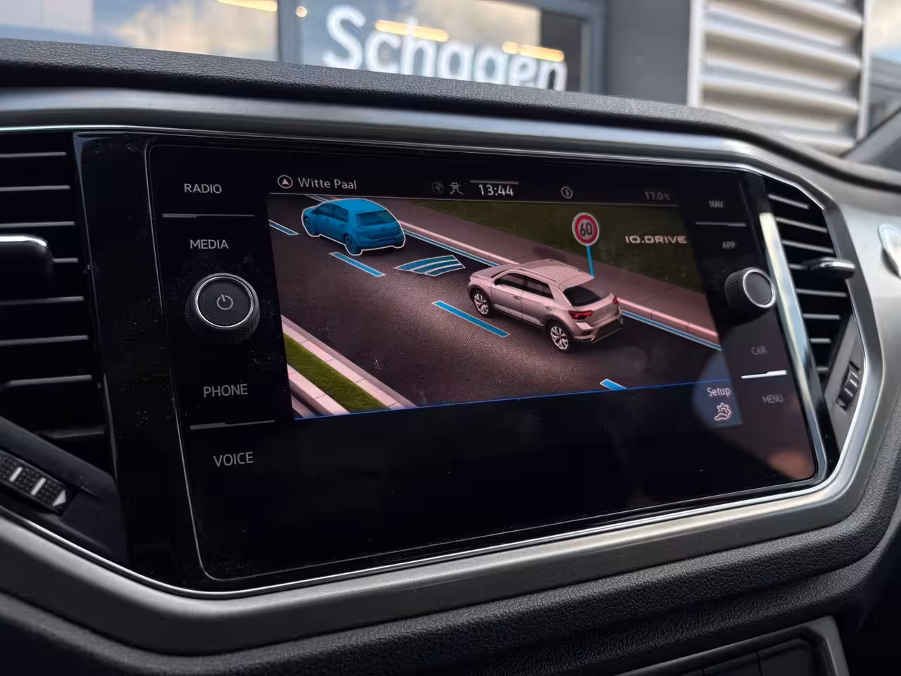 Volkswagen T-Roc 1.5 TSI 150 pk Style 7-DSG | Achteruitrijcamera | Cruise control adaptief | LED koplampen