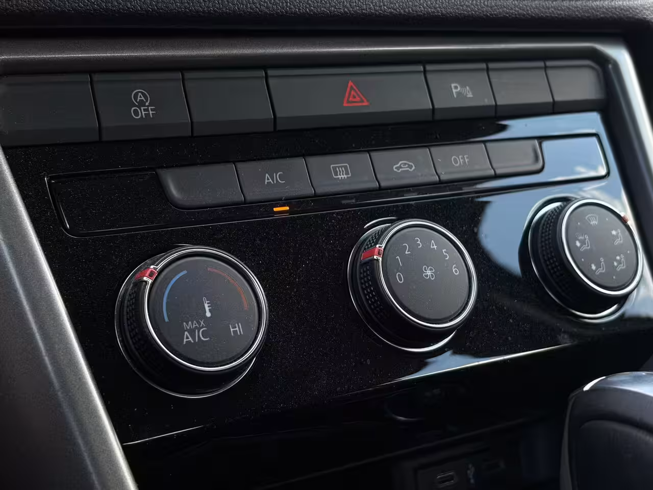 Volkswagen T-Roc 1.5 TSI 150 pk Style 7-DSG | Achteruitrijcamera | Cruise control adaptief | LED koplampen