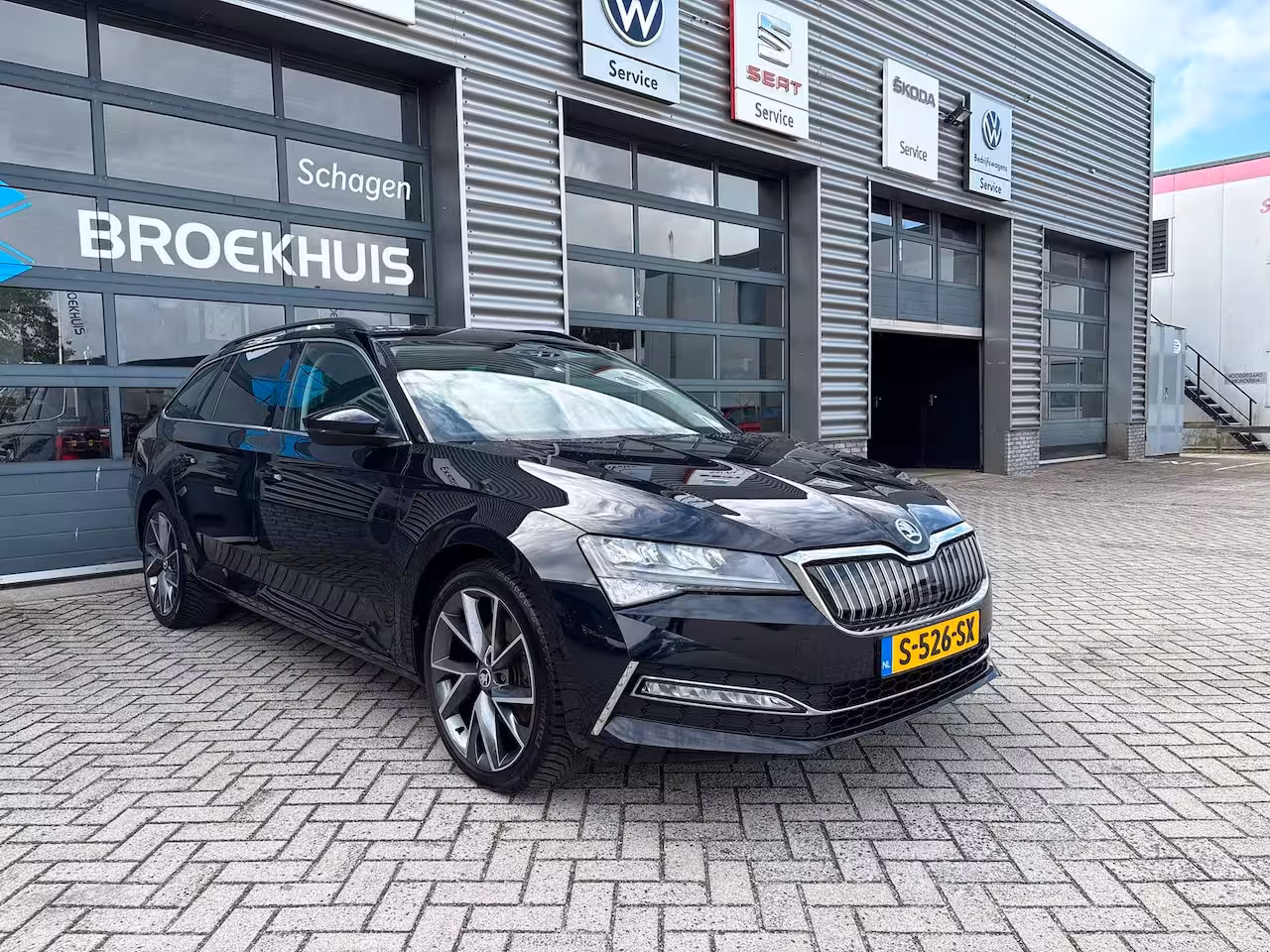 Skoda Superb Combi 1.4 TSI 218 pk iV Business Edition Plus 6-DSG | Panoramadak | Achteruitrijcamera | Navigat