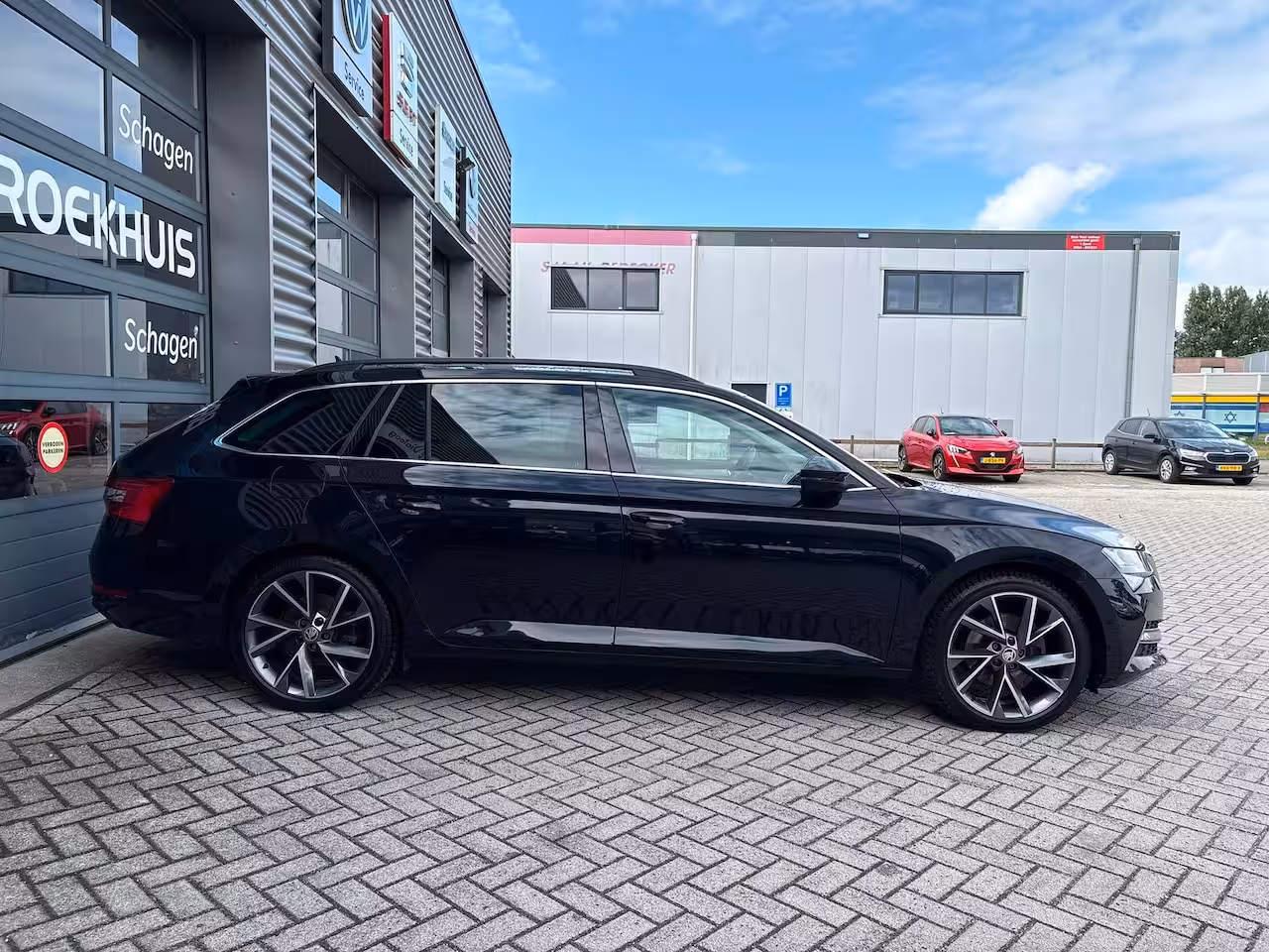 Skoda Superb Combi 1.4 TSI 218 pk iV Business Edition Plus 6-DSG | Panoramadak | Achteruitrijcamera | Navigat