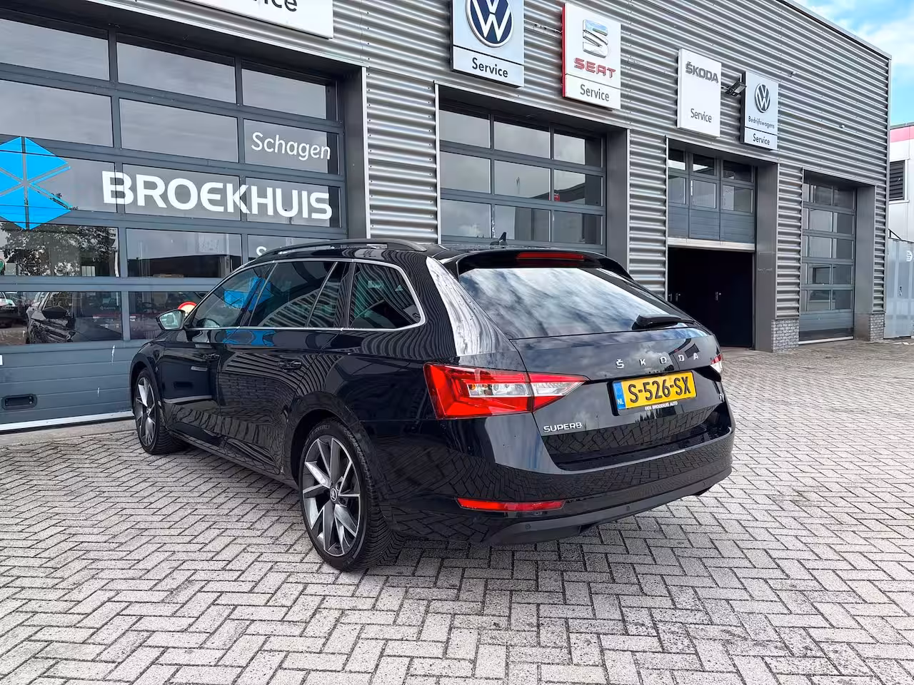 Skoda Superb Combi 1.4 TSI 218 pk iV Business Edition Plus 6-DSG | Panoramadak | Achteruitrijcamera | Navigat