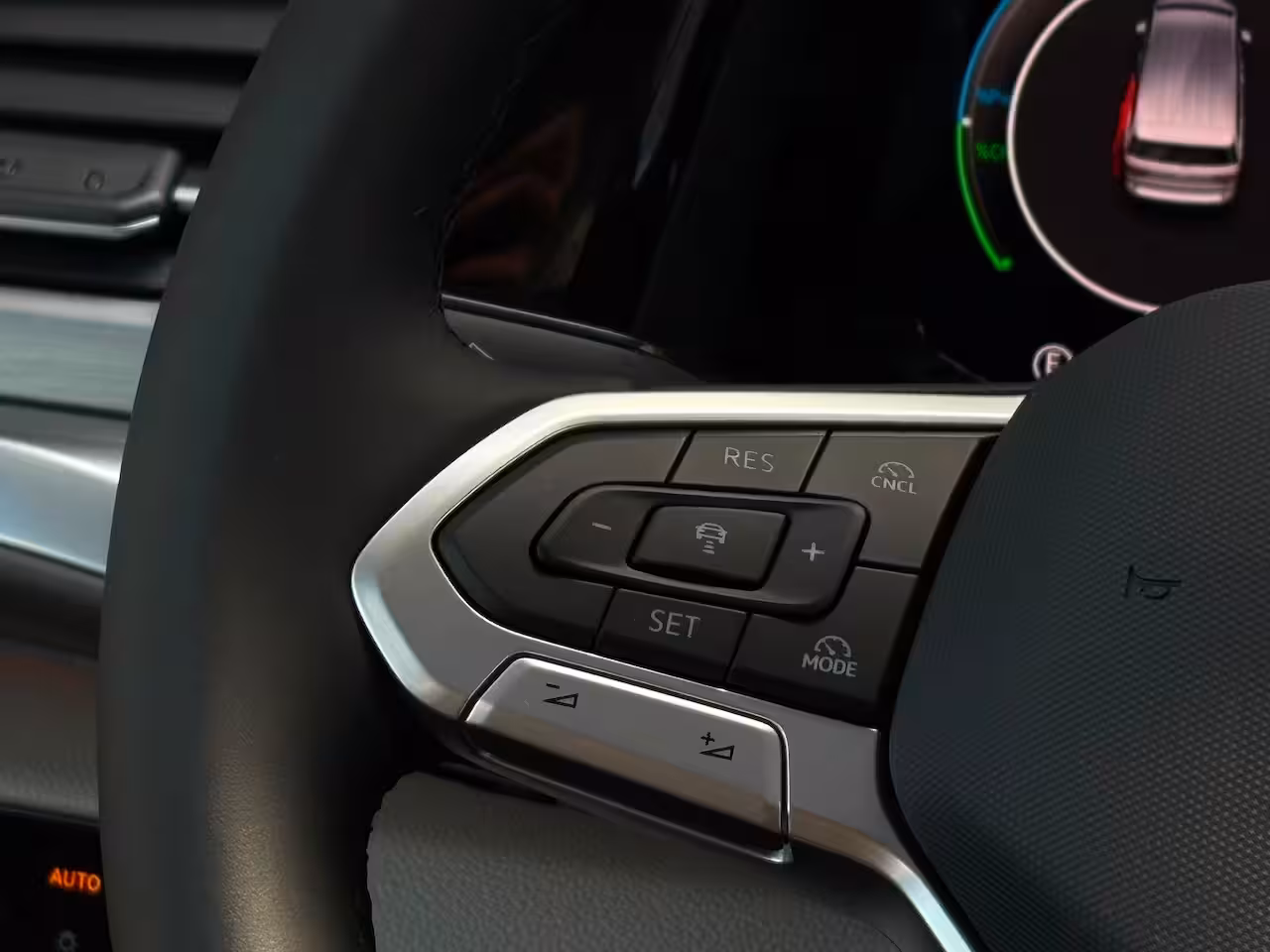 Volkswagen Multivan eHybrid 4MOTION L2 | Bulli | Glazen Dak | Trekhaak | 4 Seizoenen banden | Vis-A-Vis | IQ-L