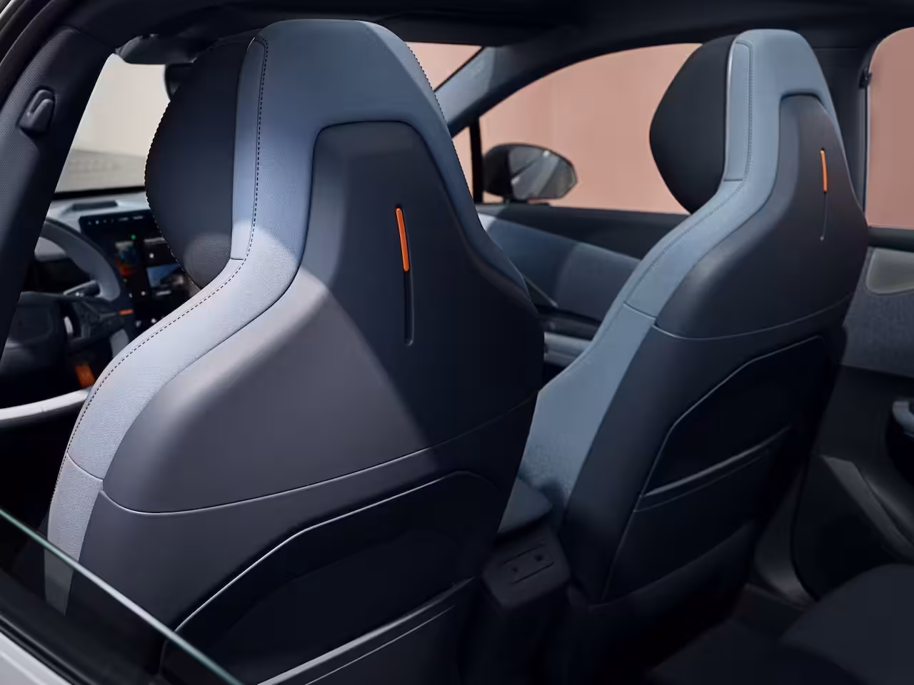 Lynk & Co 02 Business Edition 66 kWh | 11 kW lader | Achteruitrijcamera | Apple Carplay/Android Auto|te
