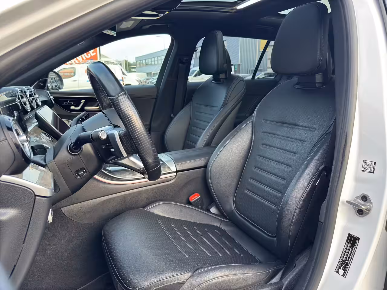 Mercedes-Benz C-klasse Estate 200 Launch Edition AMG Line | 360 Camera | Panoramadak | Adapt. Cruise | Apple Carplay/And