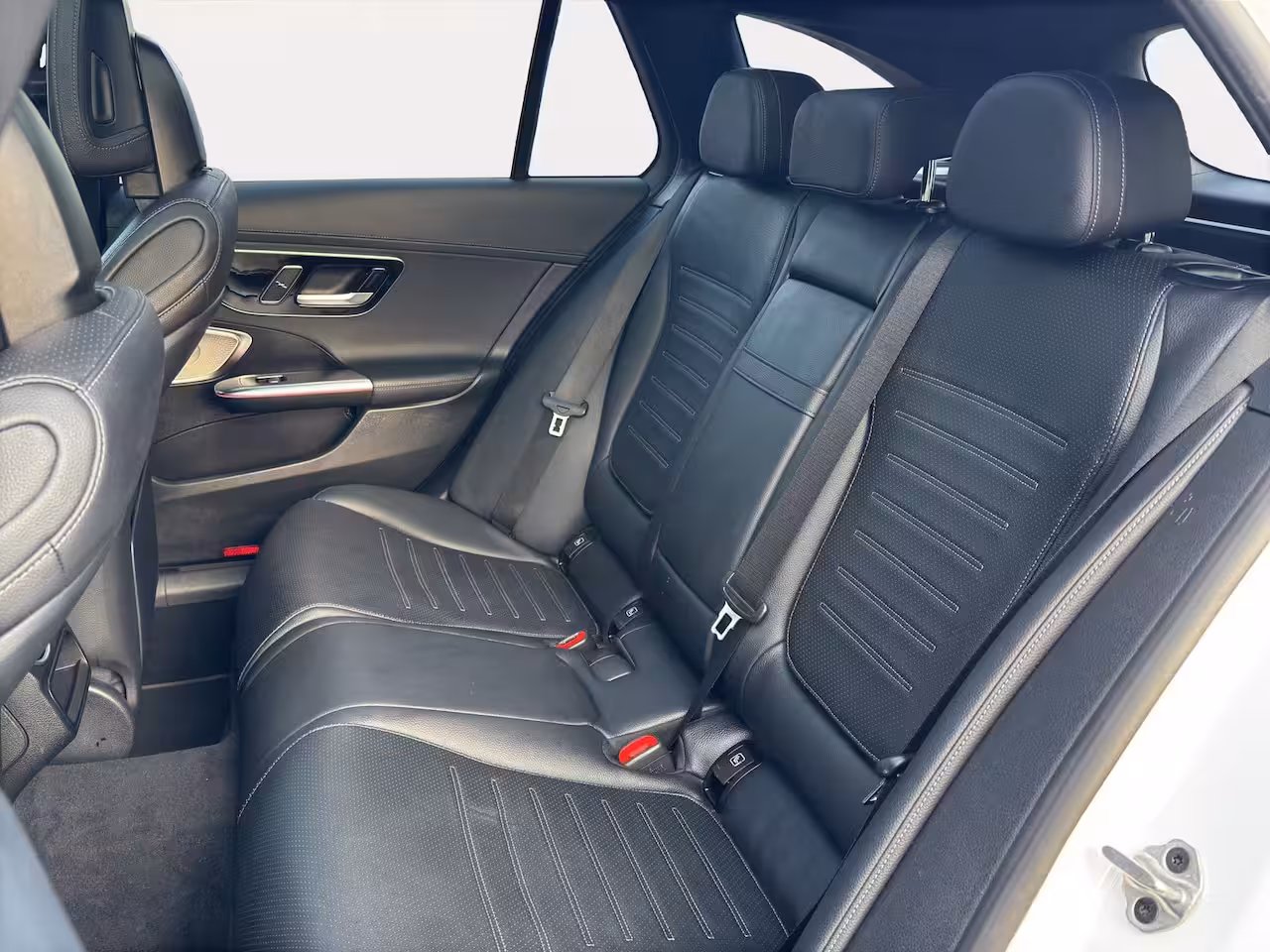 Mercedes-Benz C-klasse Estate 200 Launch Edition AMG Line | 360 Camera | Panoramadak | Adapt. Cruise | Apple Carplay/And