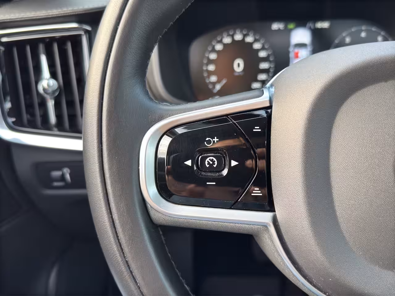 Volvo V90 Cross Country 2.0 T5 AWD Pro | Camera | Apple Carplay\Android Auto | Adapt. Cruise | 21' |