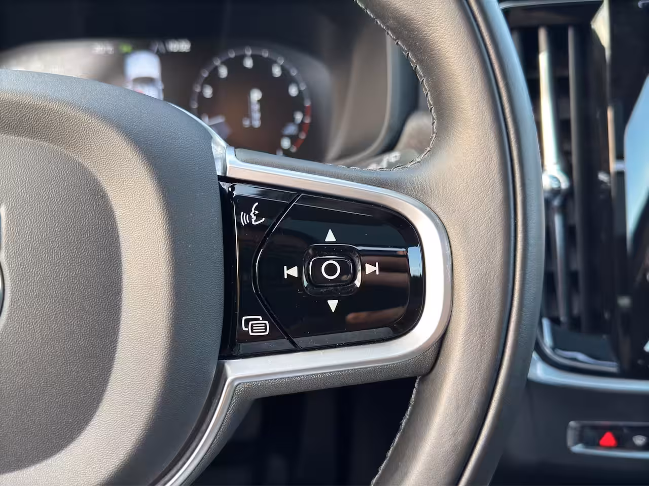 Volvo V90 Cross Country 2.0 T5 AWD Pro | Camera | Apple Carplay\Android Auto | Adapt. Cruise | 21' |
