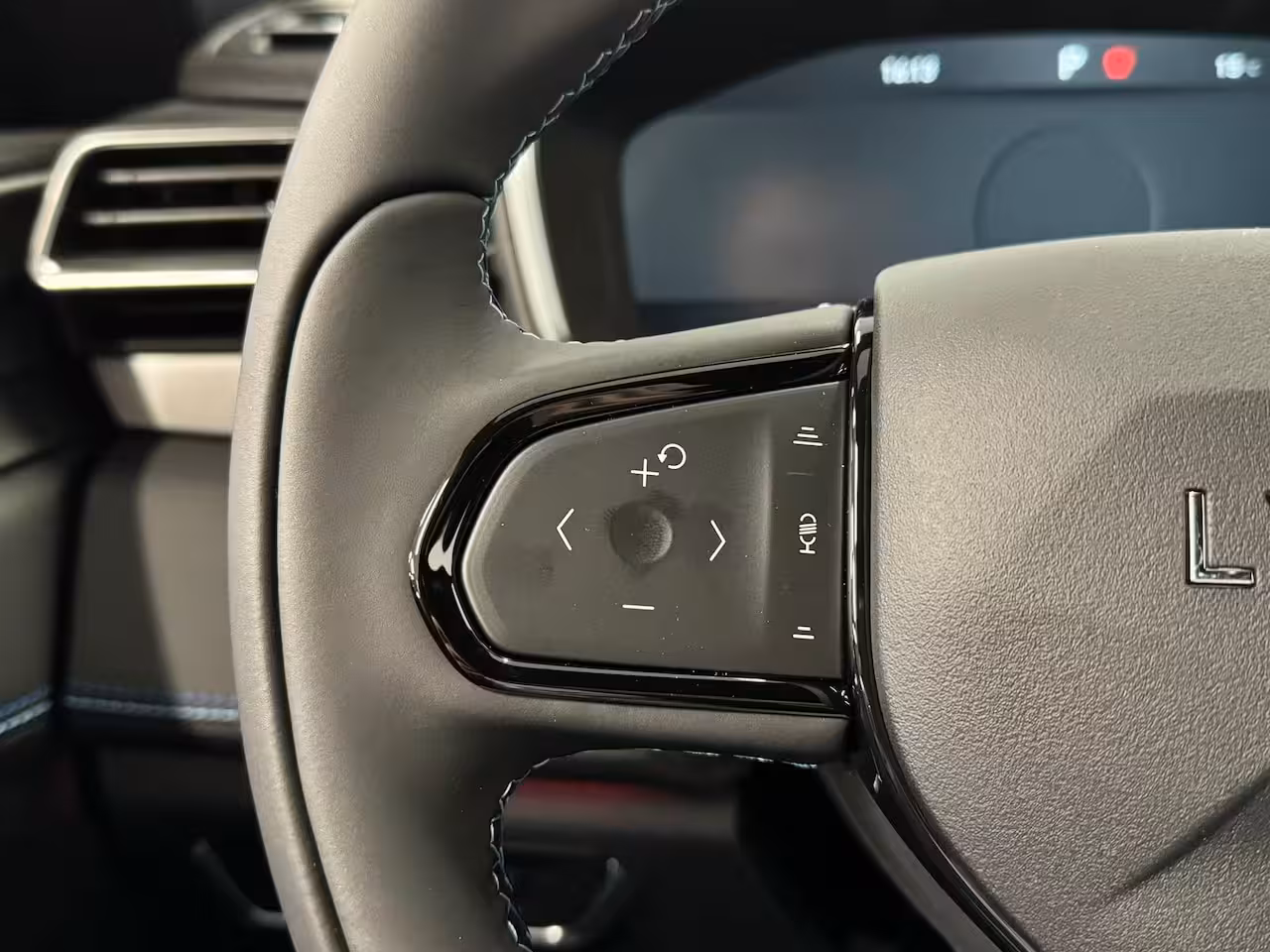 Lynk & Co 01 1.5 | 360 Camera | Panoramadak | Apple Carplay\Android Auto | Cruise control adaptief |