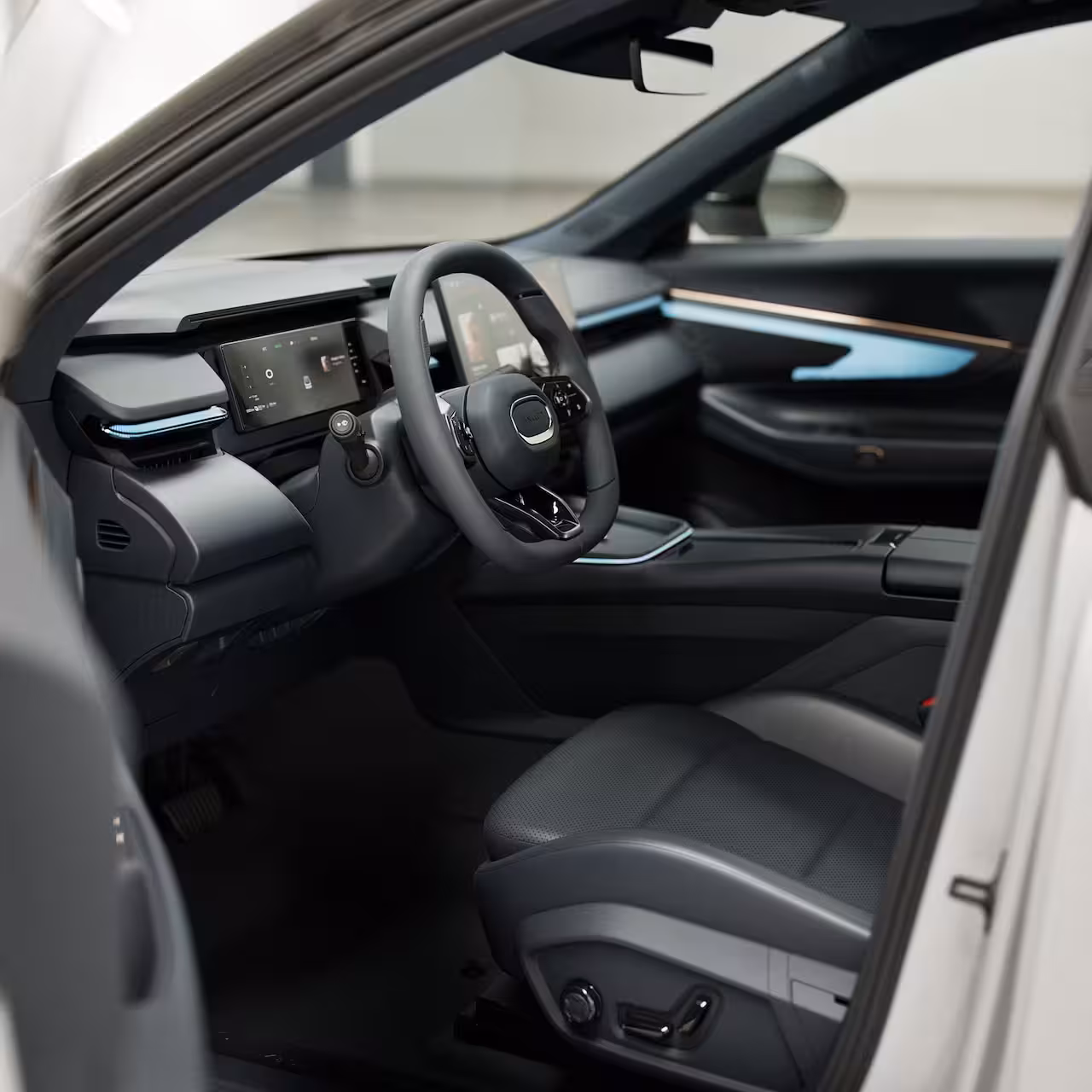 Lynk & Co 08 1.5 Business Edition | 11 kW lader | Alarmsysteem | Apple Carplay/Android Auto|telefoonint