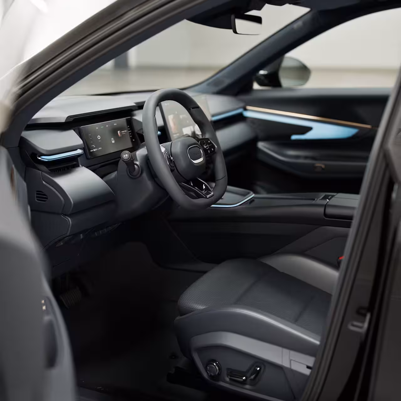Lynk & Co 08 1.5 Business Edition | 11 kW lader | Alarmsysteem | Apple Carplay/Android Auto|telefoonint