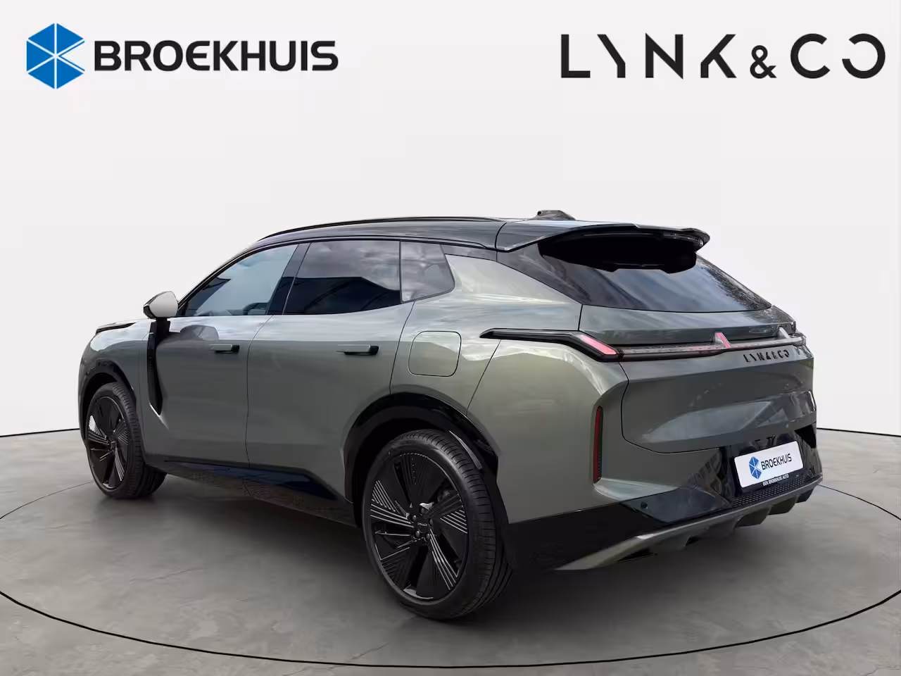 Lynk & Co 08 1.5 More | Zwarte velgen | Stoelmassage+ventilatie | 360 Camera | Panoramadak | Apple Carp
