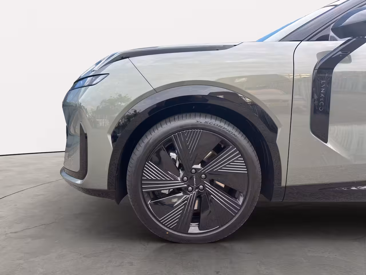 Lynk & Co 08 1.5 More | Zwarte velgen | Stoelmassage+ventilatie | 360 Camera | Panoramadak | Apple Carp