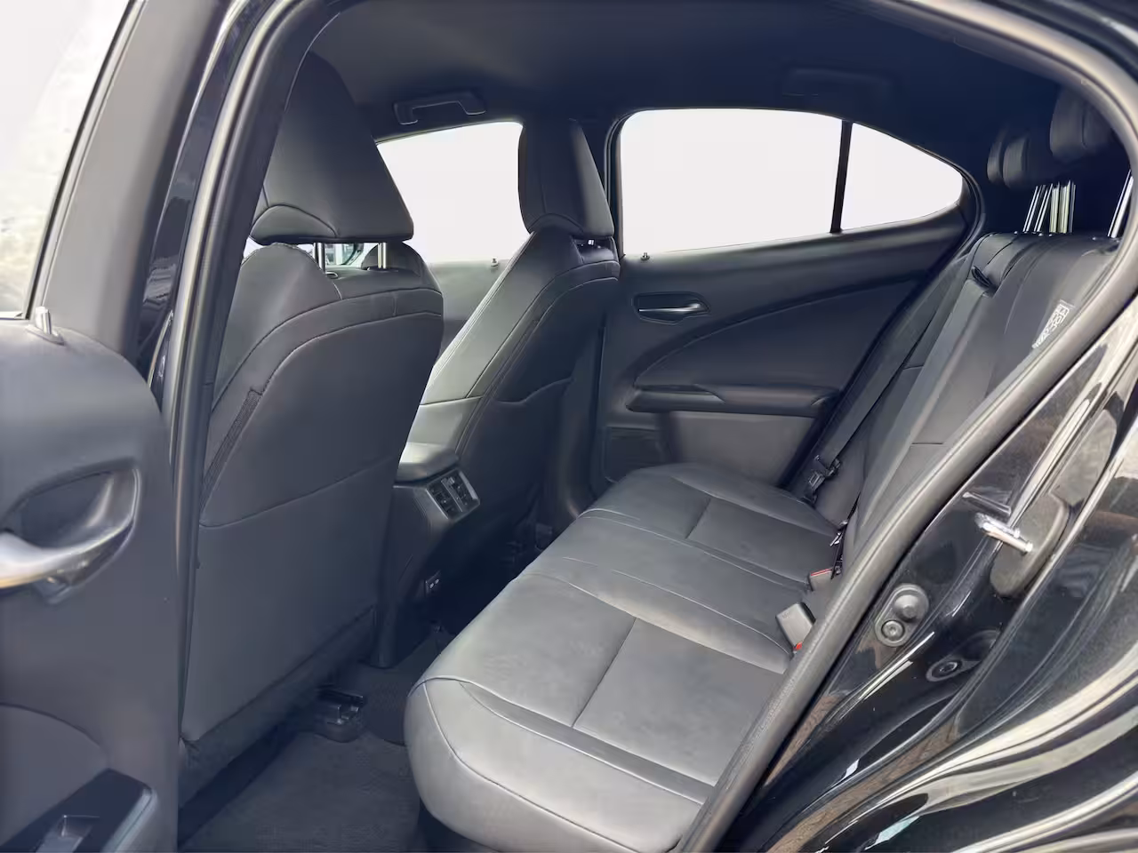 Lexus UX 250h Executive Line | Trekhaak | Stoelverwarming | Cruise control | Achteruitrij