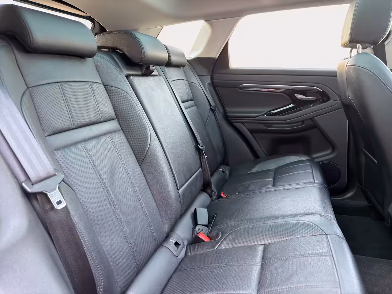 Land Rover Range Rover Evoque 1.5 P300e AWD SE 309 PK Panoramadak | Volleder | 360 Camera | Elektrische stoel | | 18" Ve