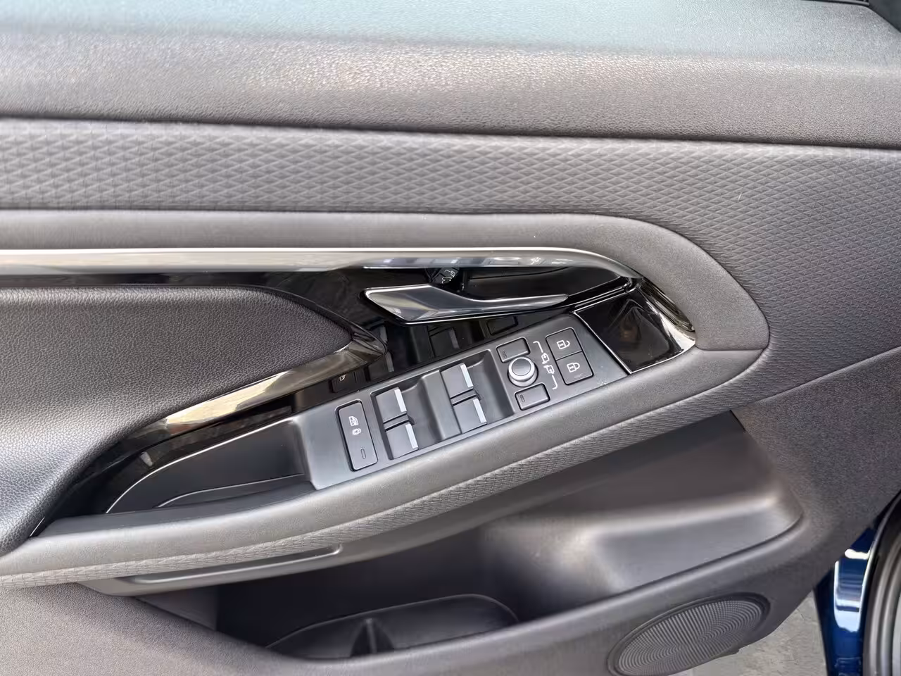 Land Rover Range Rover Evoque 1.5 P300e AWD SE 309 PK Panoramadak | Volleder | 360 Camera | Elektrische stoel | | 18" Ve