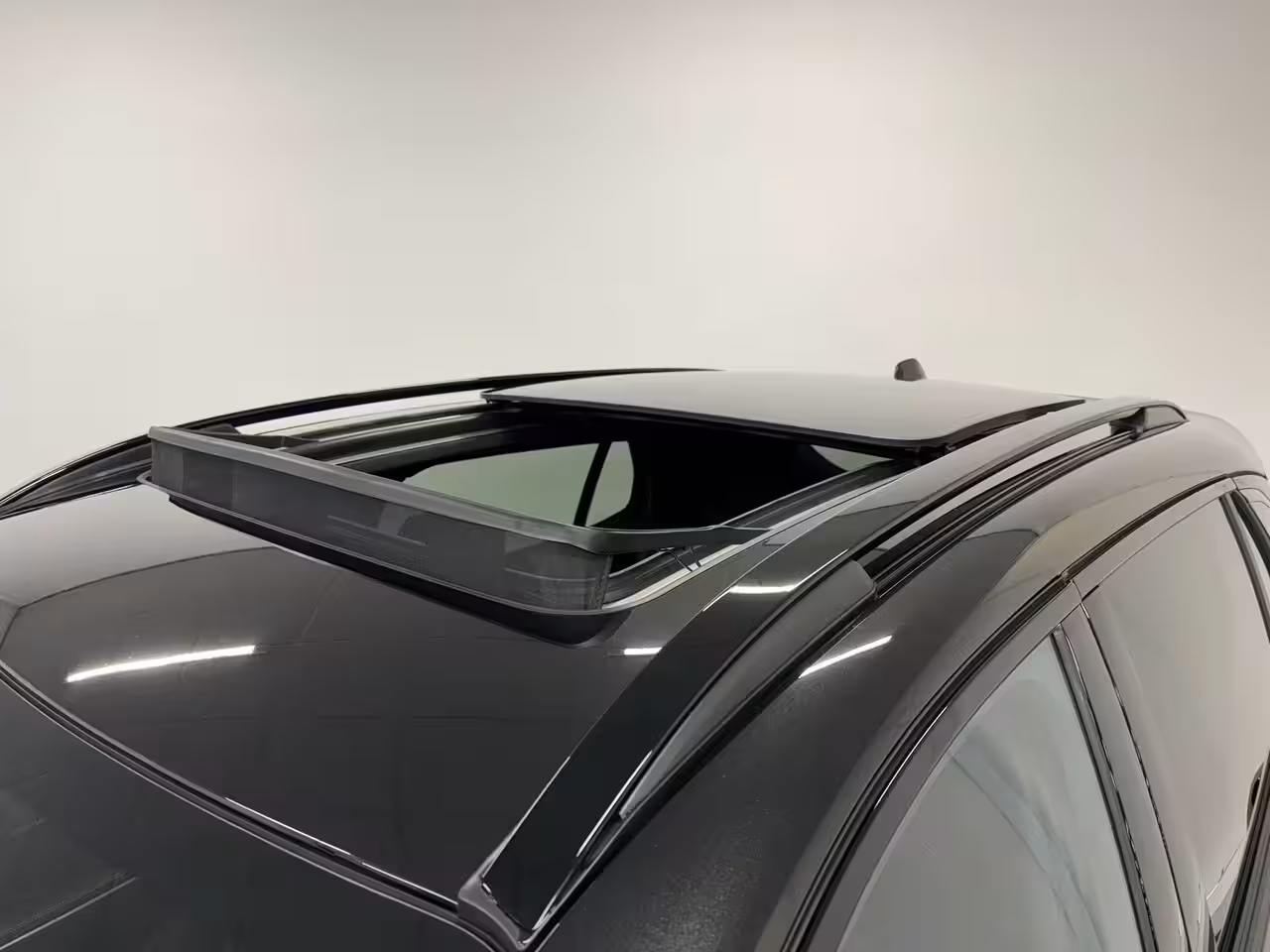 Lynk & Co 01 1.5 More | Alarmsysteem | Apple Carplay/Android Auto|telefoonintegratie premium | Audio in