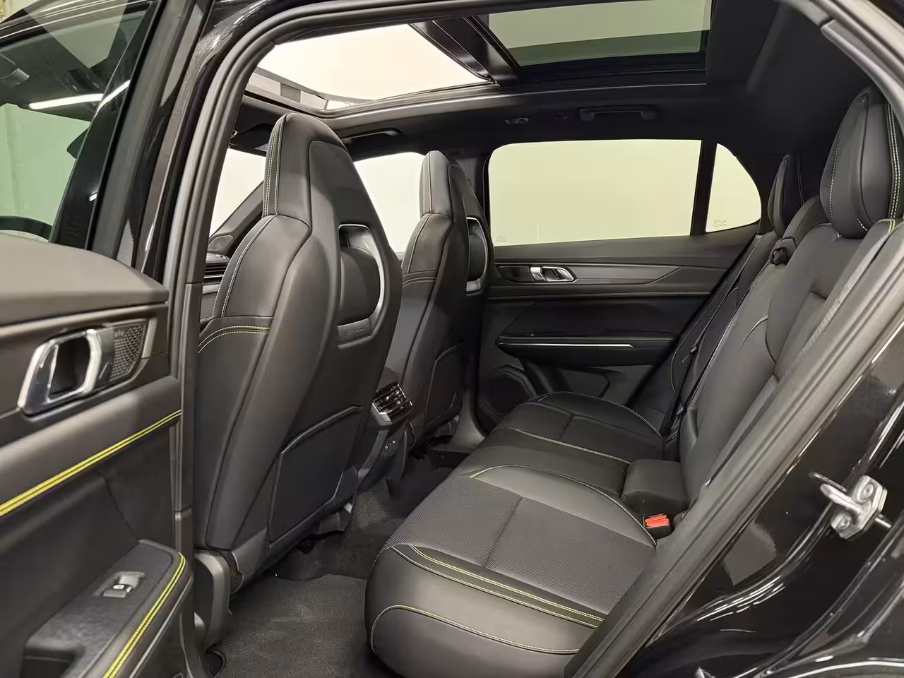 Lynk & Co 01 1.5 More | Alarmsysteem | Apple Carplay/Android Auto|telefoonintegratie premium | Audio in
