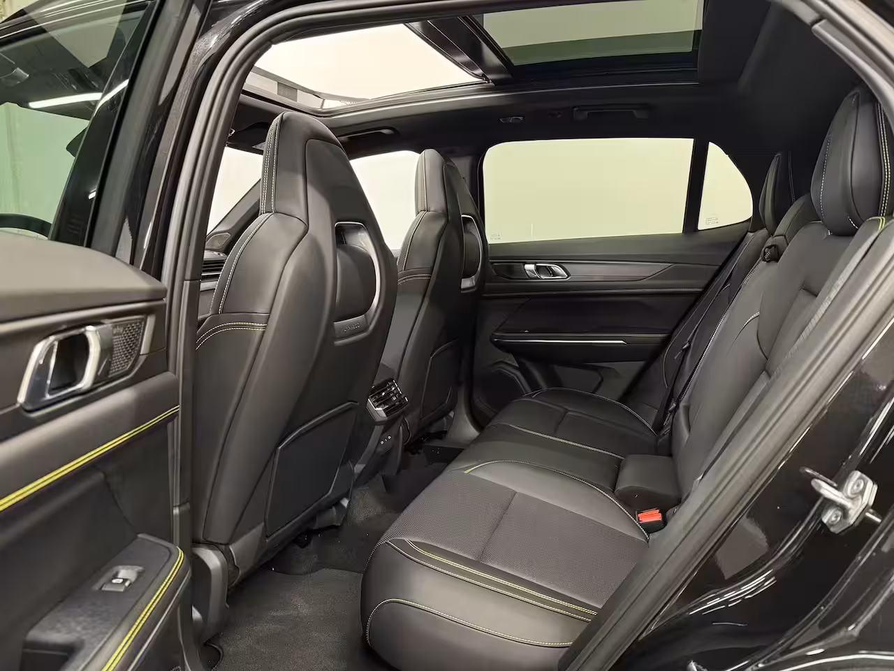 Lynk & Co 01 1.5 More | Alarmsysteem | Apple Carplay/Android Auto|telefoonintegratie premium | Audio in
