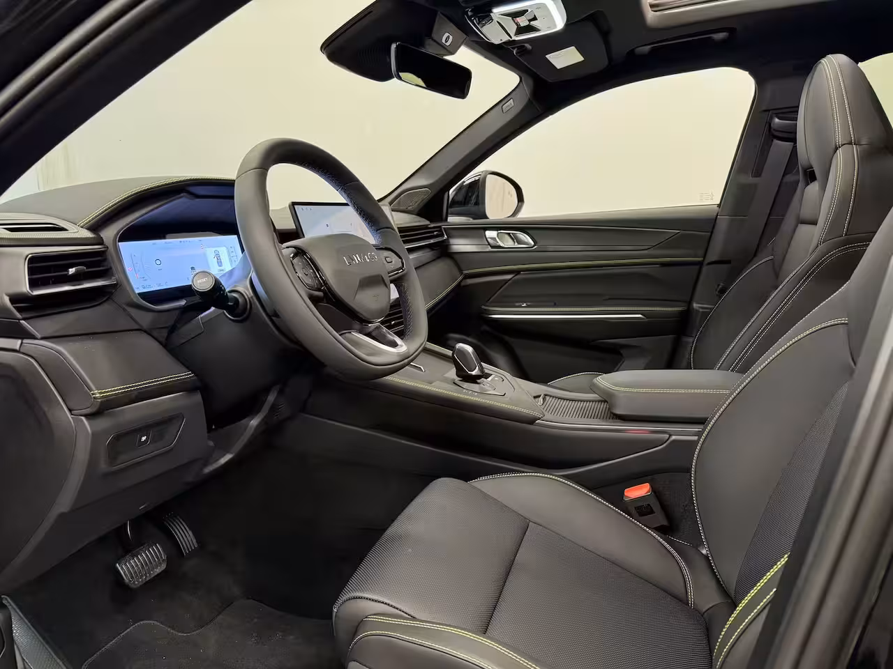 Lynk & Co 01 1.5 More | Alarmsysteem | Apple Carplay/Android Auto|telefoonintegratie premium | Audio in