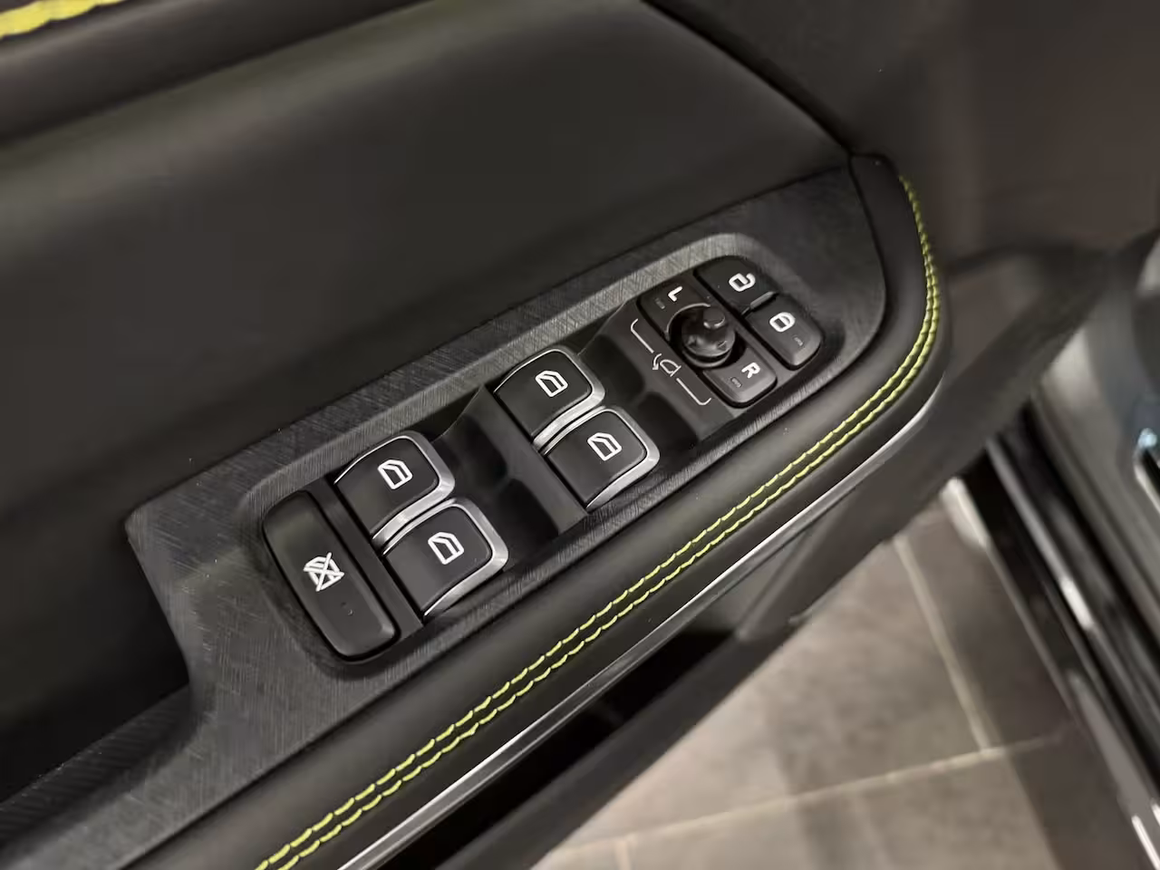 Lynk & Co 01 1.5 More | Alarmsysteem | Apple Carplay/Android Auto|telefoonintegratie premium | Audio in