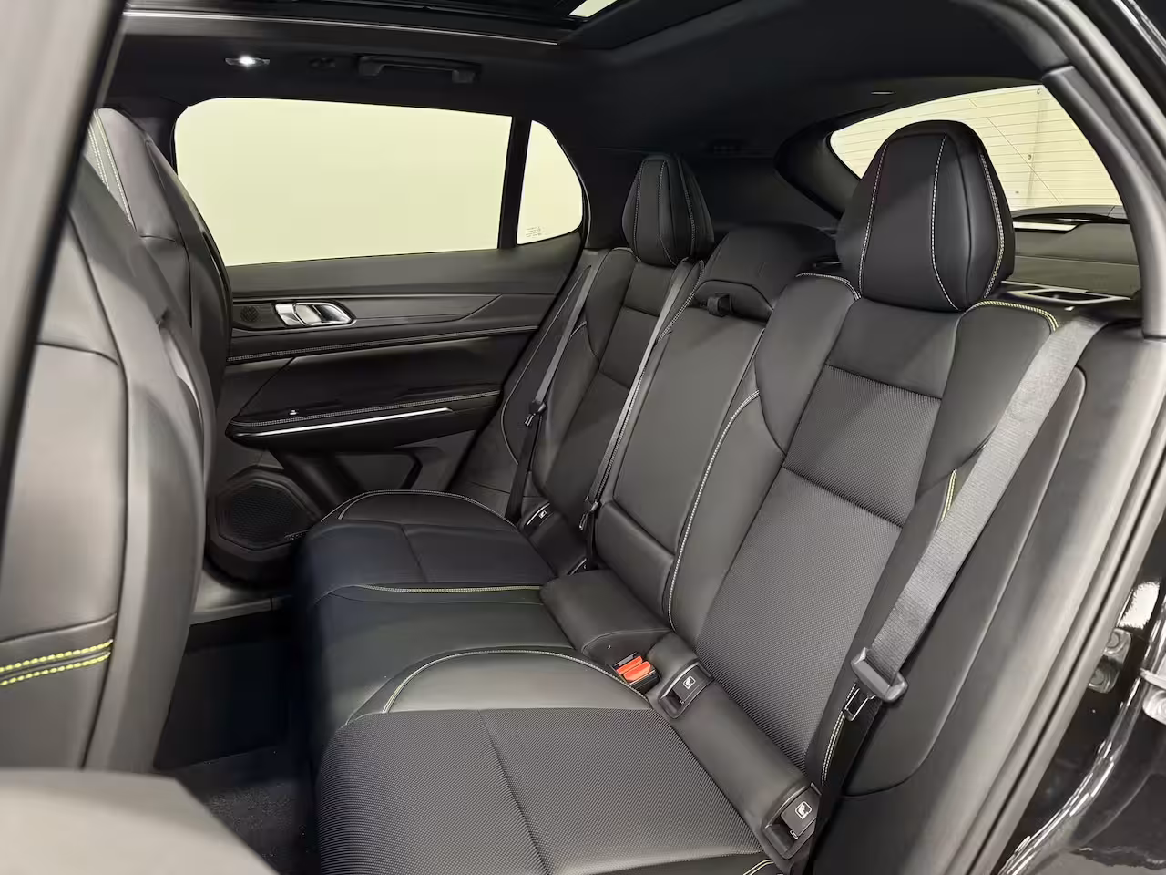 Lynk & Co 01 1.5 More | Alarmsysteem | Apple Carplay/Android Auto|telefoonintegratie premium | Audio in