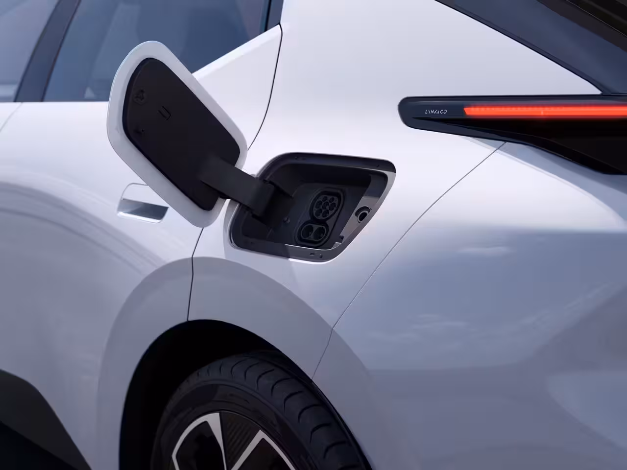 Lynk & Co 02 Core 66 kWh | 11 kW lader | Achteruitrijcamera | Alarmsysteem