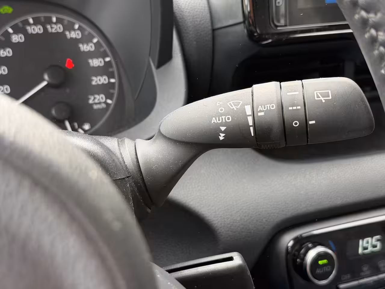 Mazda 2 Hybrid 1.5 Centre-line | Apple Carplay/Android Auto | Achteruitrijcamera | Verwarmde voorstoelen