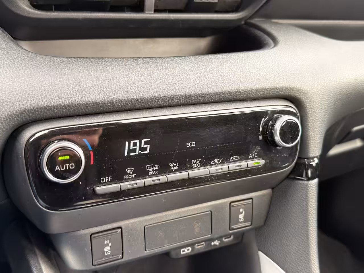Mazda 2 Hybrid 1.5 Centre-line | Apple Carplay/Android Auto | Achteruitrijcamera | Verwarmde voorstoelen