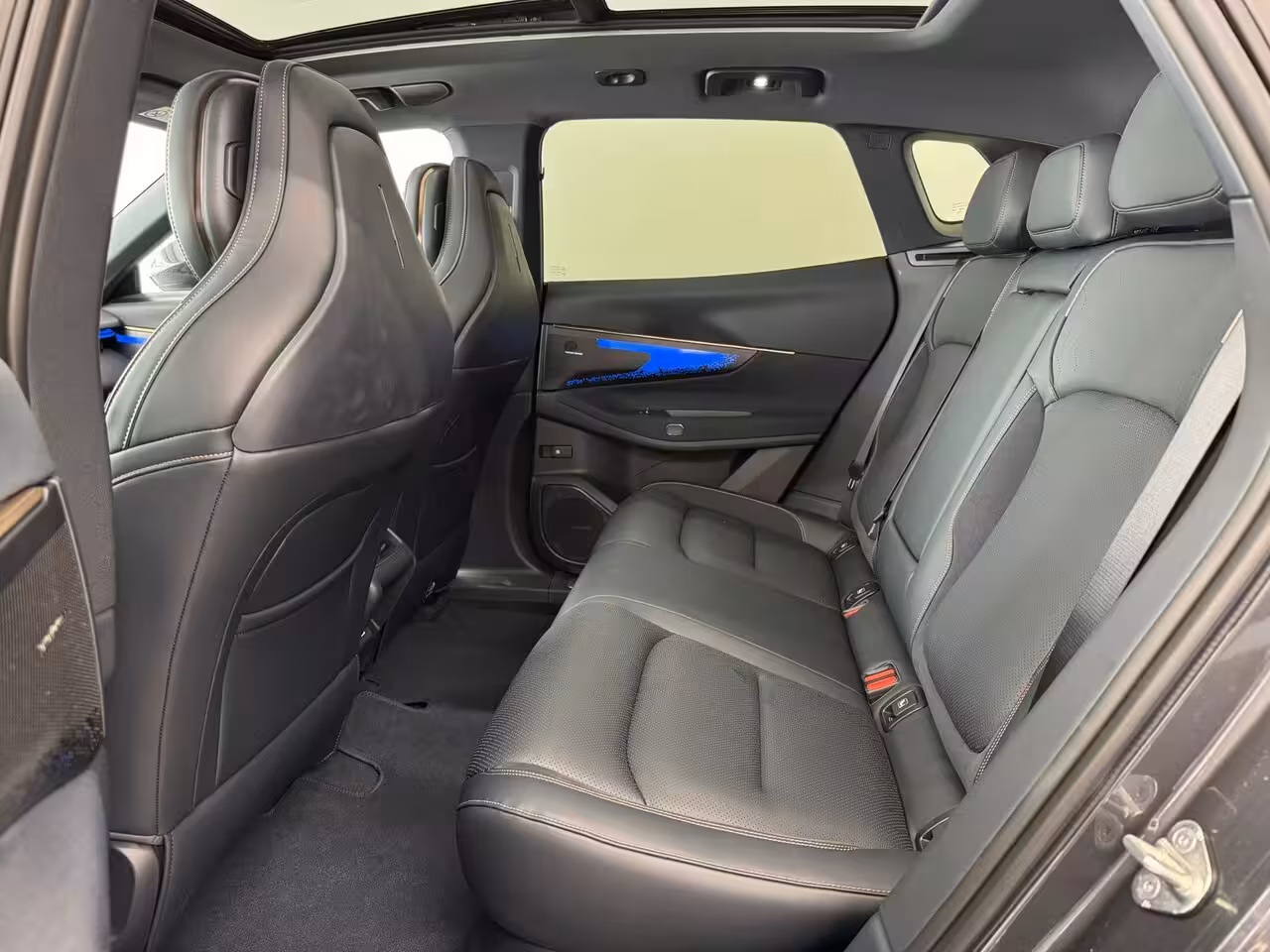Lynk & Co 08 1.5 More | Apple Carplay/Android Auto|telefoonintegratie premium | Cruise control adaptief