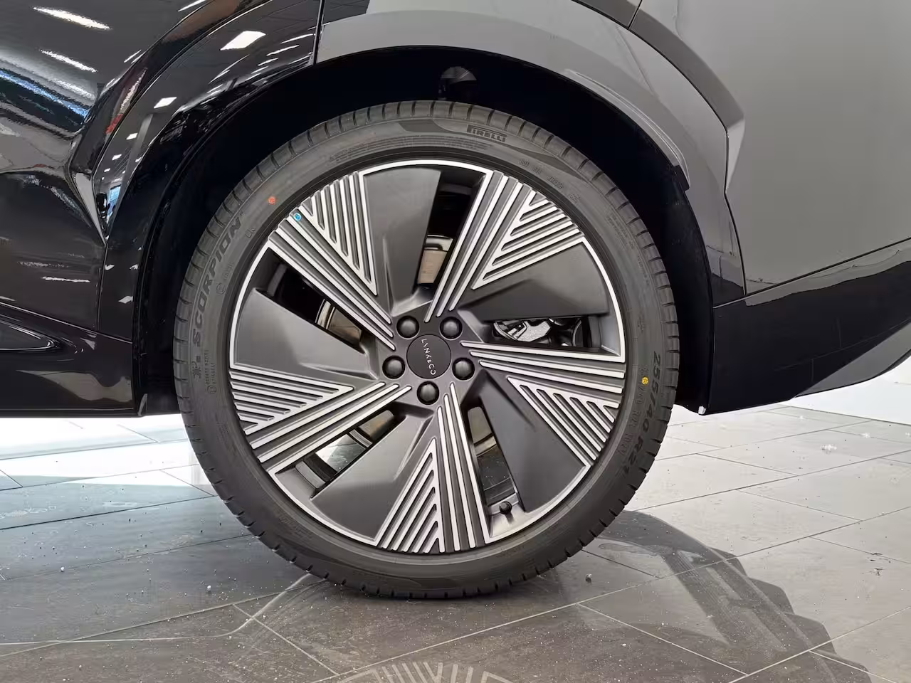 Lynk & Co 08 1.5 More | Achterbank verwarmd | Afwijkende dakkleur | Airco separaat achter