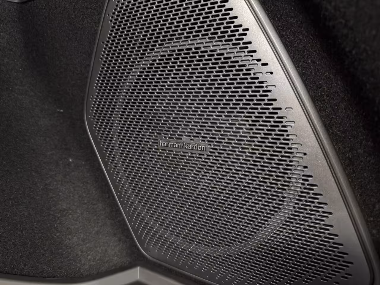 Lynk & Co 08 1.5 More | Achterbank verwarmd | Afwijkende dakkleur | Airco separaat achter