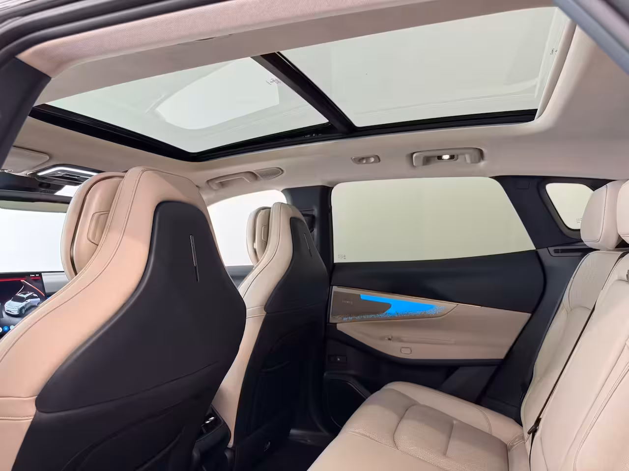 Lynk & Co 08 1.5 More | Achterbank verwarmd | Afwijkende dakkleur | Airco separaat achter