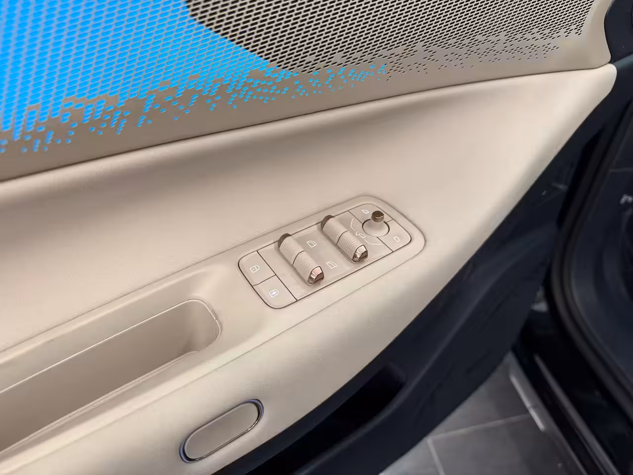 Lynk & Co 08 1.5 More | Achterbank verwarmd | Afwijkende dakkleur | Airco separaat achter