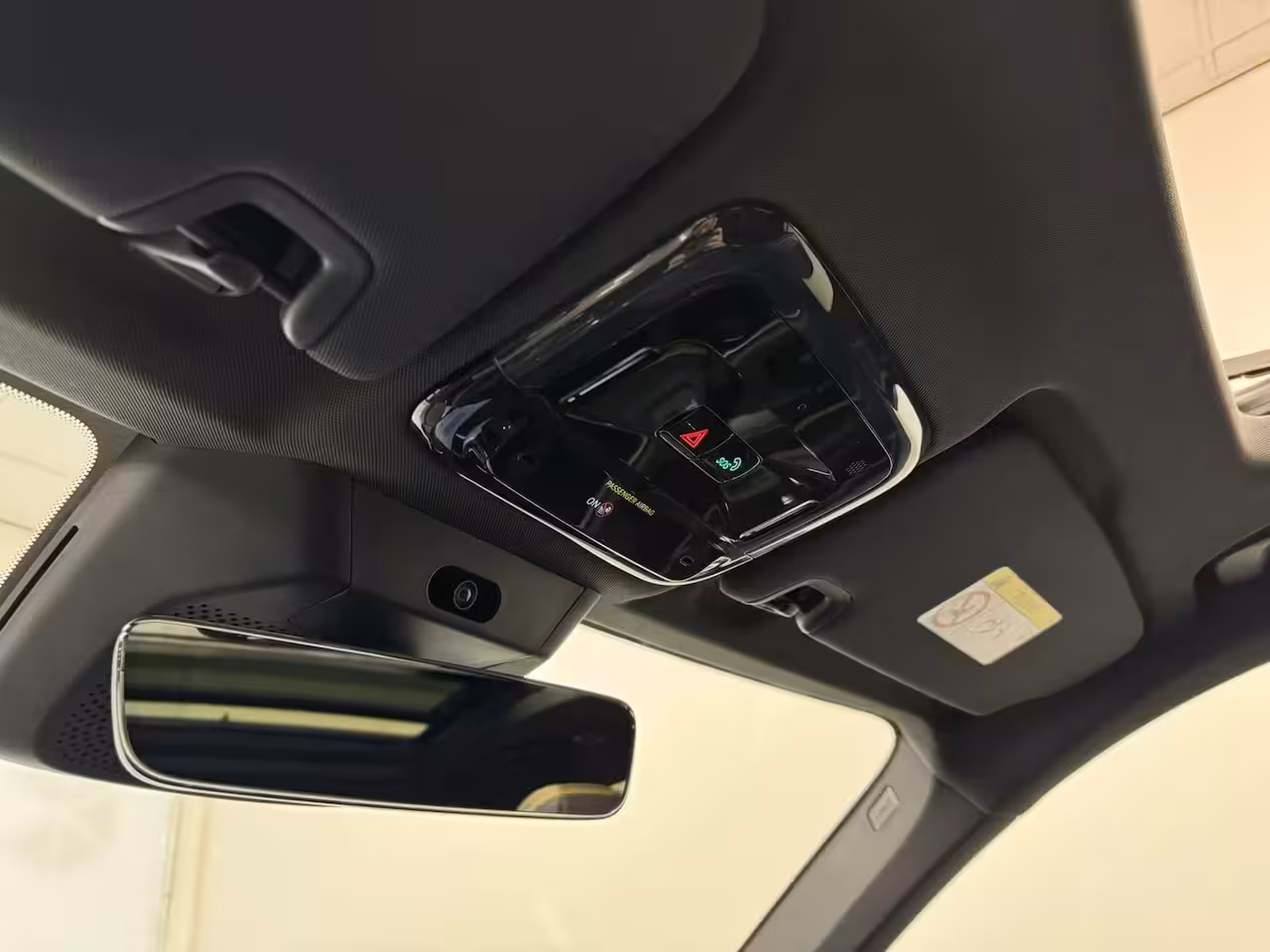 Lynk & Co 01 1.5 More | 360 Camera | Apple Carplay\Android Auto | Panoramadak | Lane keeping |