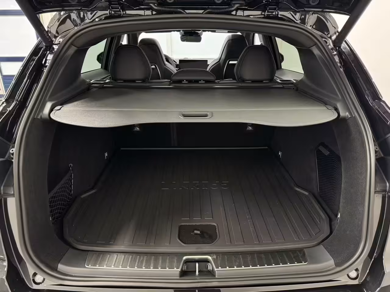 Lynk & Co 01 1.5 More | 360 Camera | Apple Carplay\Android Auto | Panoramadak | Lane keeping |