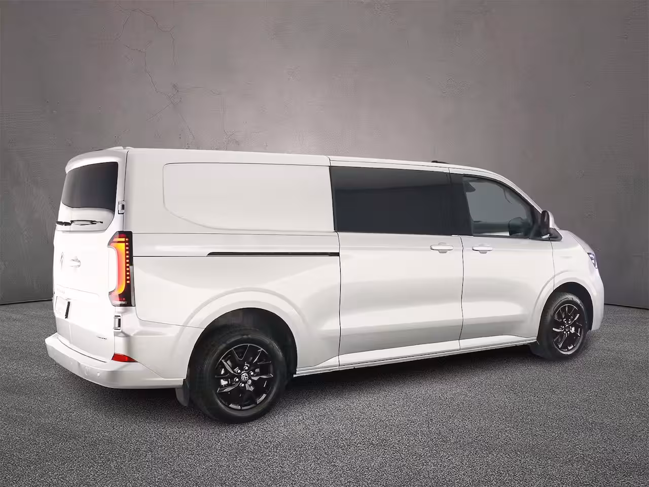 Volkswagen Transporter 2.5 233pk Automaat PHEV L2 Bulli | 2x Schuifdeur | LED Matrix koplampen | Wegklapbare Trek