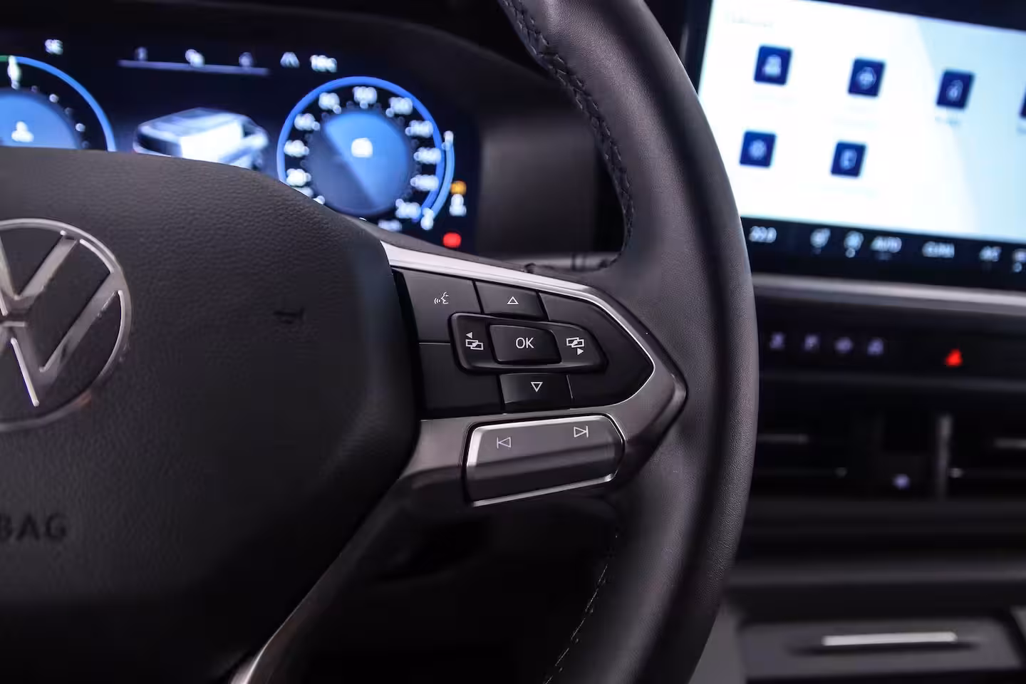 Volkswagen Transporter 2.5 233pk Automaat PHEV L2 Bulli | 2x Schuifdeur | LED Matrix koplampen | Wegklapbare Trek