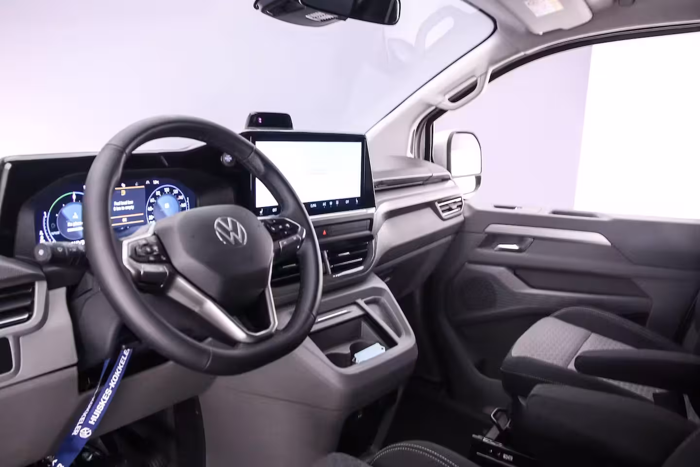 Volkswagen Transporter 2.5 233pk Automaat PHEV L2 Bulli | 2x Schuifdeur | LED Matrix koplampen | Wegklapbare Trek