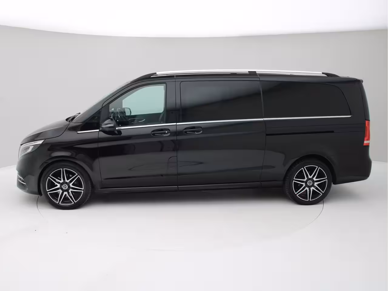 Mercedes-Benz V-klasse 300d Extra Lang DC AMG Memory, Distronic, Trekhaak, Burmester