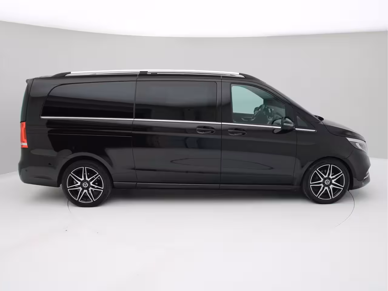 Mercedes-Benz V-klasse 300d Extra Lang DC AMG Memory, Distronic, Trekhaak, Burmester