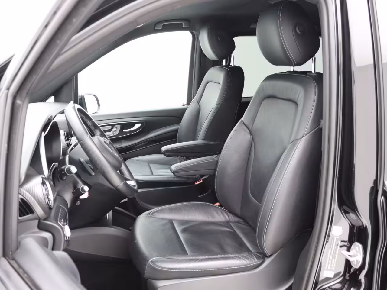 Mercedes-Benz V-klasse 300d Extra Lang DC AMG Memory, Distronic, Trekhaak, Burmester