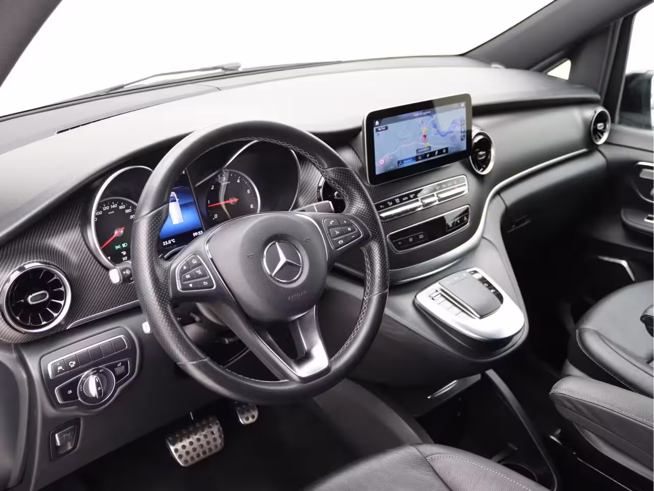 Mercedes-Benz V-klasse 300d Extra Lang DC AMG Memory, Distronic, Trekhaak, Burmester