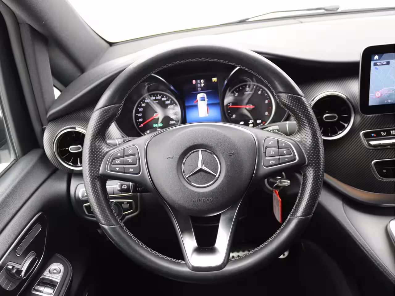Mercedes-Benz V-klasse 300d Extra Lang DC AMG Memory, Distronic, Trekhaak, Burmester