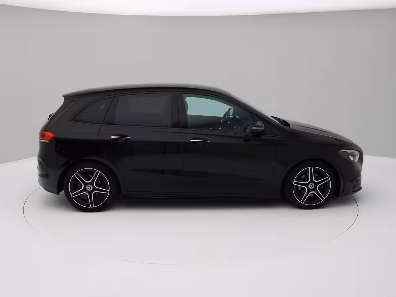 Mercedes-Benz B-klasse 180 AMG Sfeerverlichting, Stoelverwarming, Cruisecontrol