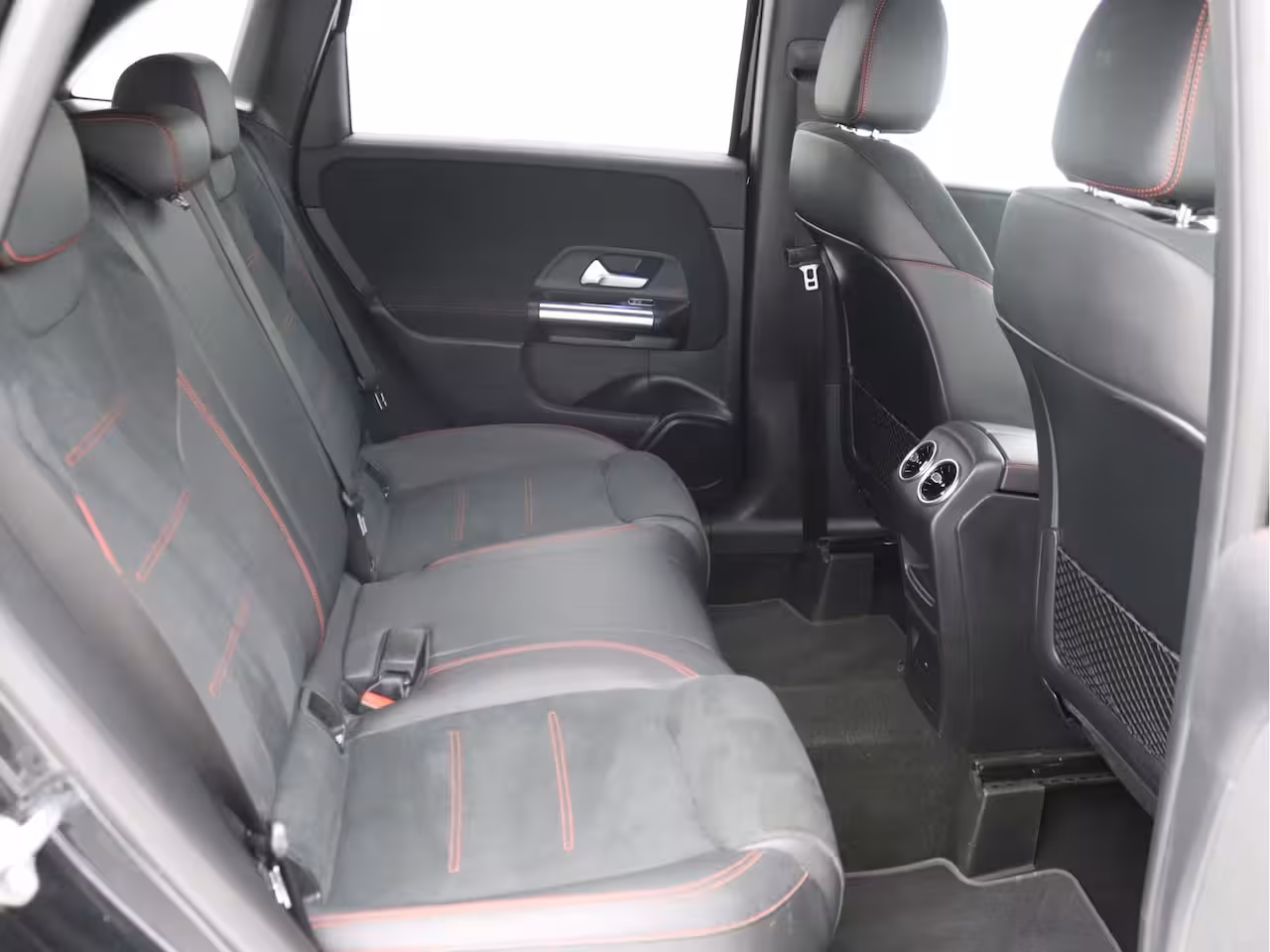 Mercedes-Benz B-klasse 180 AMG Sfeerverlichting, Stoelverwarming, Cruisecontrol