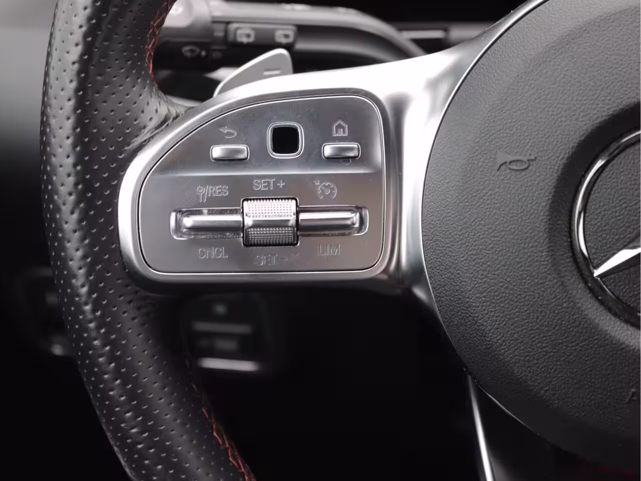 Mercedes-Benz B-klasse 180 AMG Sfeerverlichting, Stoelverwarming, Cruisecontrol