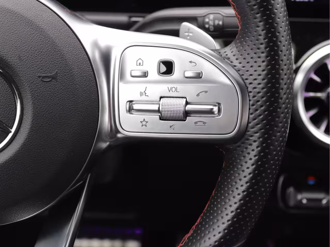 Mercedes-Benz B-klasse 180 AMG Sfeerverlichting, Stoelverwarming, Cruisecontrol