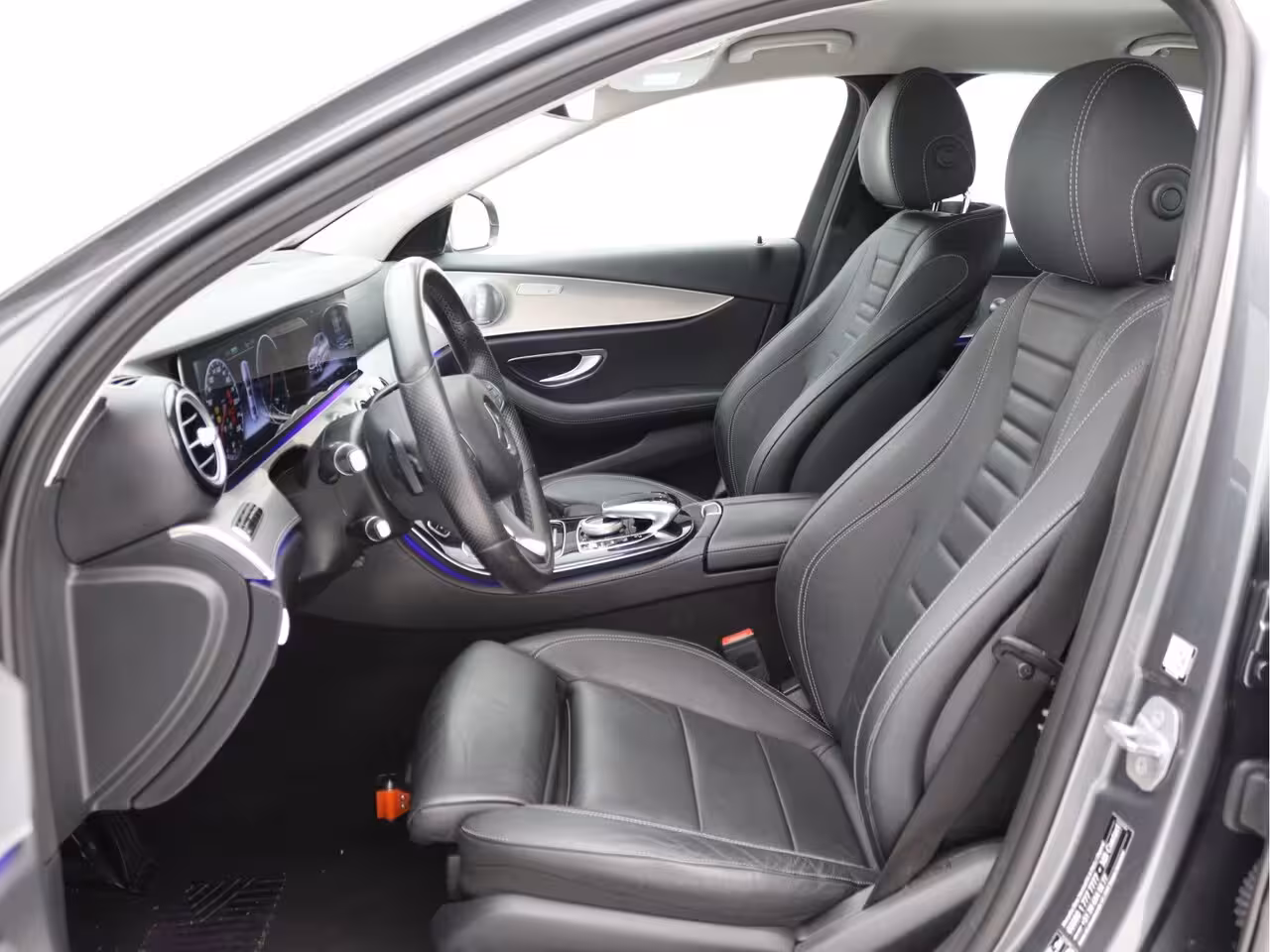 Mercedes-Benz E-klasse 350e Avantgarde AIRMATIC, Widescreen, 360° Camera, Sfeerverlichting