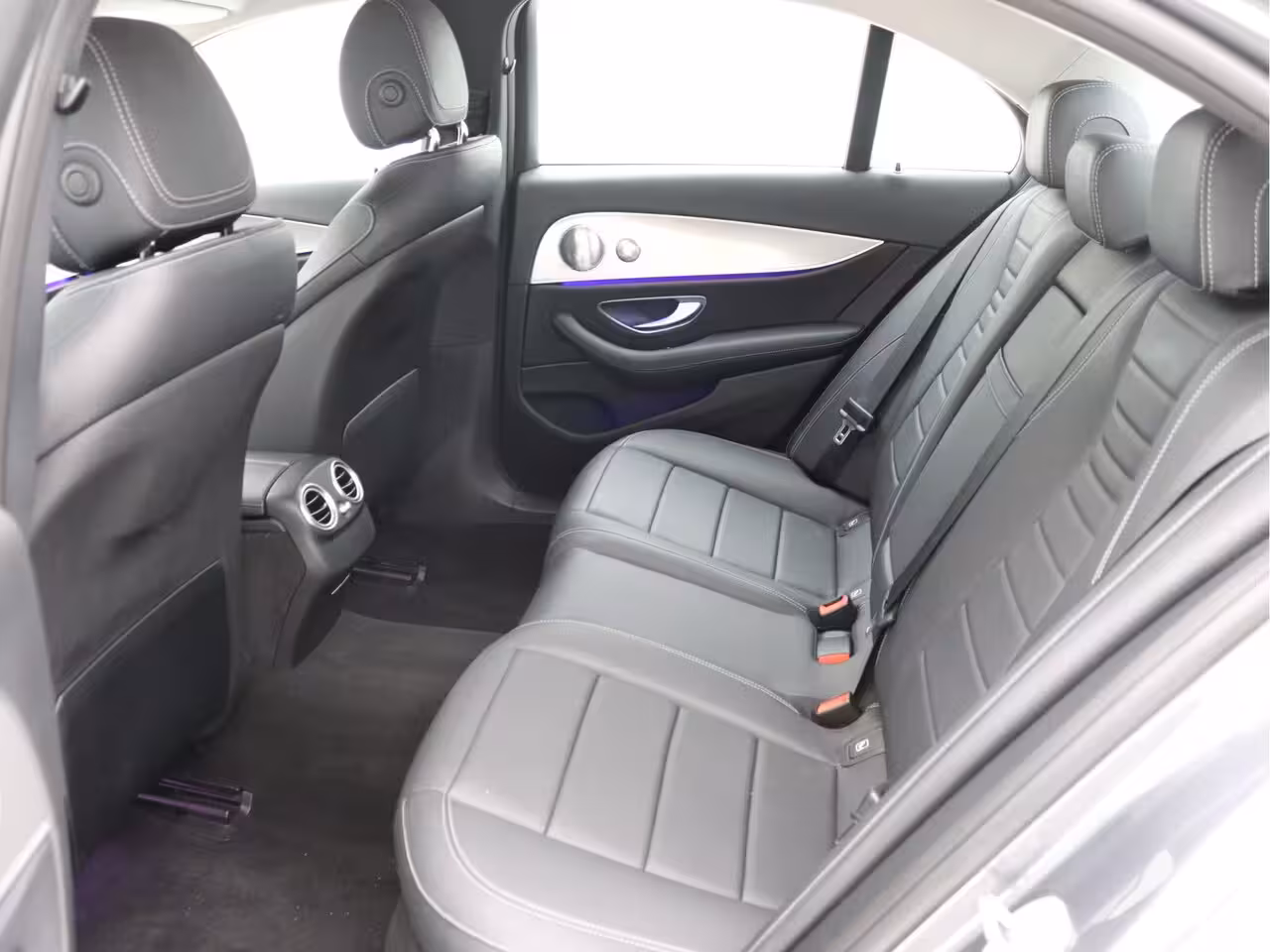 Mercedes-Benz E-klasse 350e Avantgarde AIRMATIC, Widescreen, 360° Camera, Sfeerverlichting