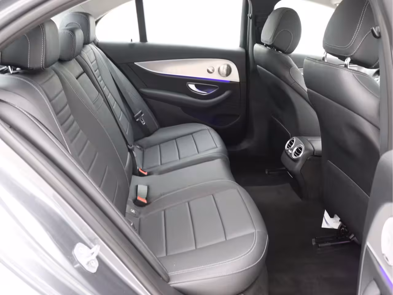 Mercedes-Benz E-klasse 350e Avantgarde AIRMATIC, Widescreen, 360° Camera, Sfeerverlichting